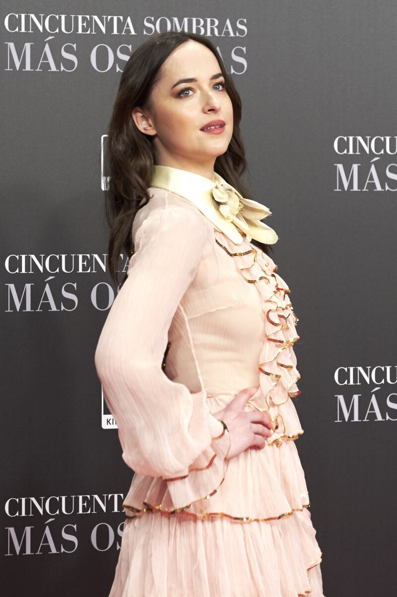 Dakota Johnson hot, sexy per "50 Sfumature di Nero" 49