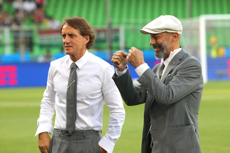 Mancini ct dell'Arabia. Vialli l'avrebbe salvato dalla fuga commedia