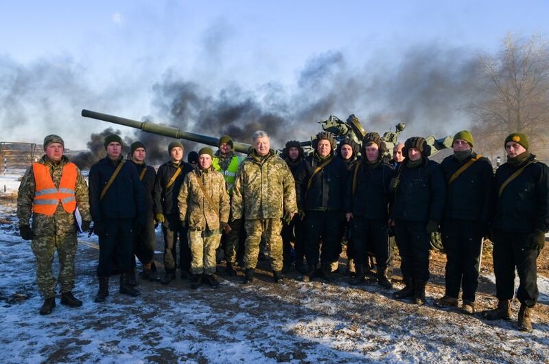 Ucraina, Poroshenko partecipa a un'esercitazione militare 2
