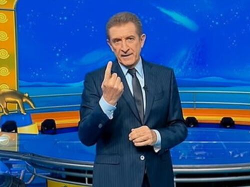 Polemica per la battuta di Greggio su Achille Lauro. Striscia chiarisce: "Siamo noi che ci stupiamo"