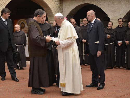 Papa Francesco ad Assisi: "Oggi è il giorno del pianto"