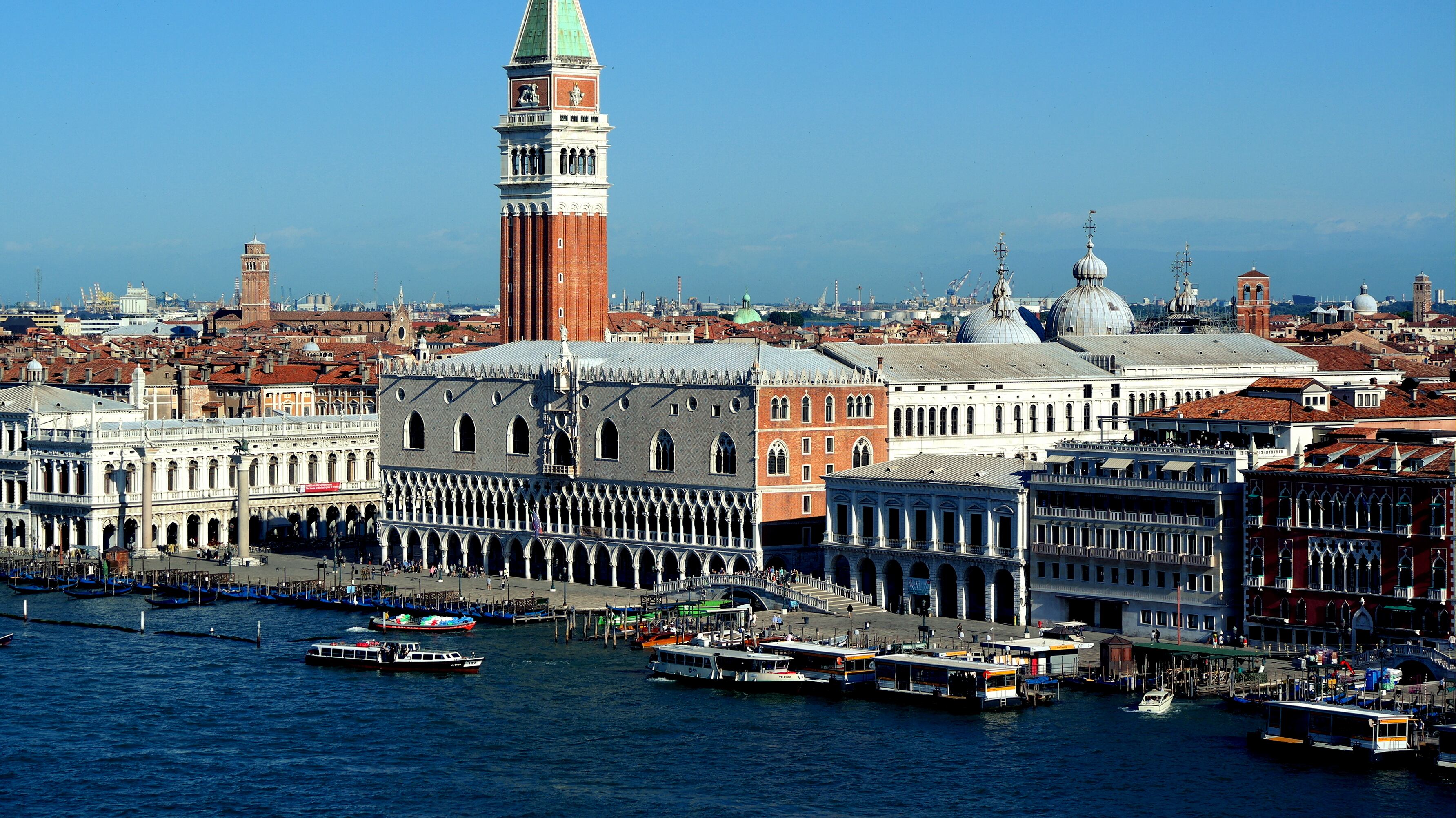 Venezia, post contro ebrei su Facebook: sospesa dipendente hotel