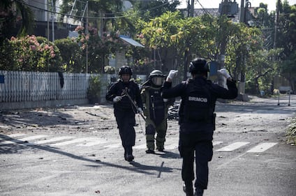 Indonesia, domenica di sangue nelle chiese 14