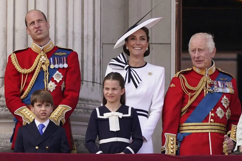 Chi è Maria Teresa Turrion Borrallo, la tata dei principi George, Charlotte e Louis premiata dal Re