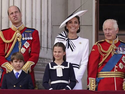 Chi è Maria Teresa Turrion Borrallo, la tata dei principi George, Charlotte e Louis premiata dal Re