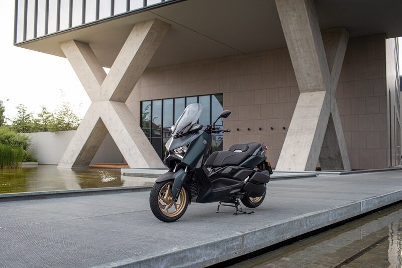Yamaha XMAX 300 Tech Max: guarda la gallery 2