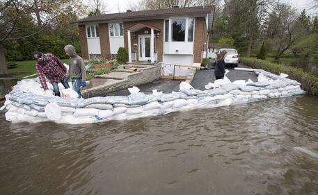 L'esercito canadese dispiegato contro l'alluvione in Quebec 1