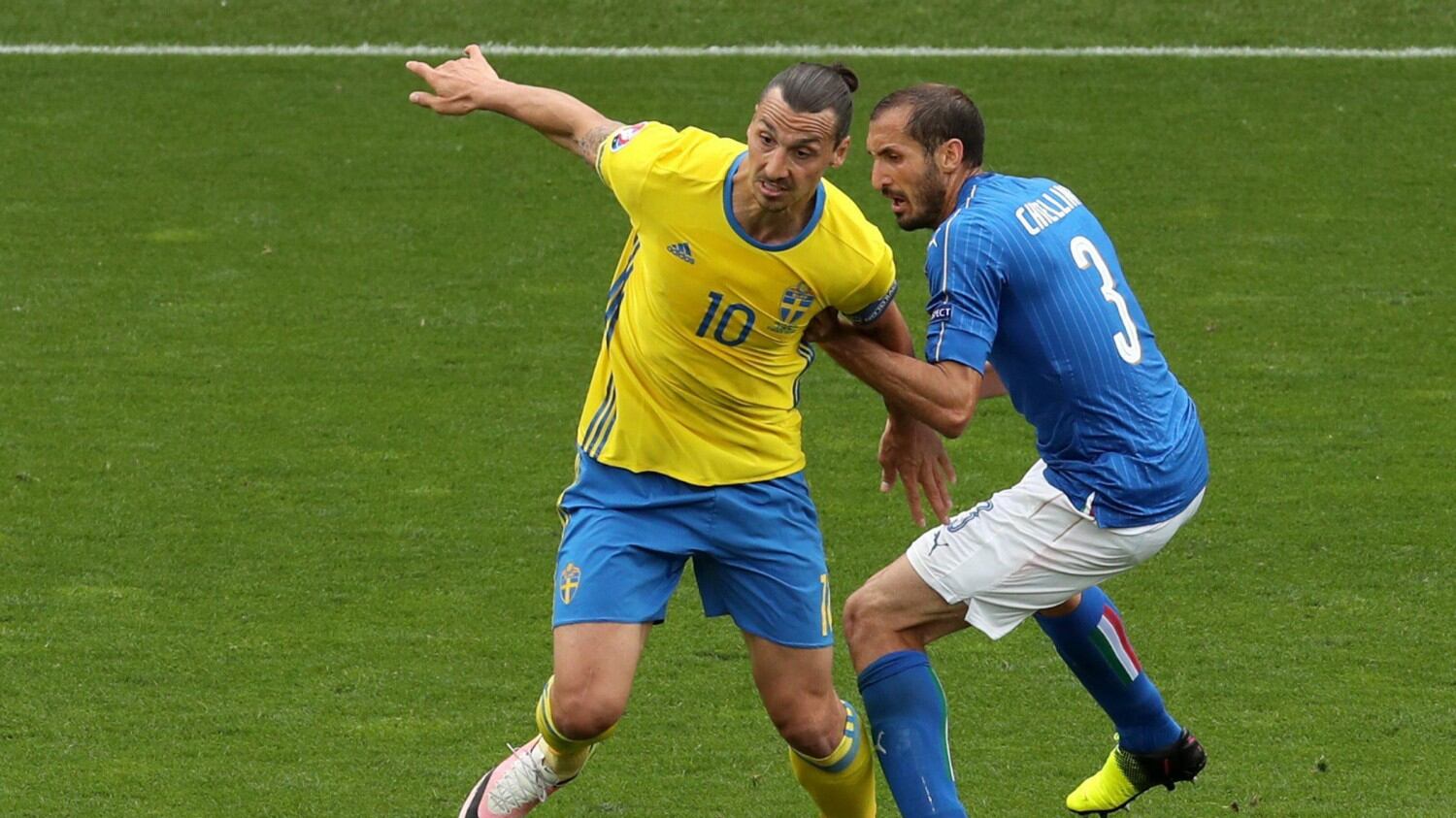 Ibrahimovic: "Botte con Chiellini? Lo mandavo all'ospedale"