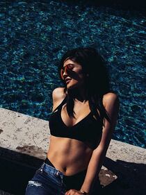 Kylie Jenner mostra il seno su Instagram 6