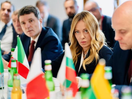 Meloni: “L’Italia imporrà sanzioni all’Eritrea”. Ma è un video falso creato con l’Ia