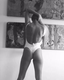 Mercedesz Henger, costume hot su Instagram 17