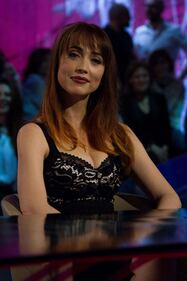 Chiara Francini, sexy padrona di casa a Domenica In 19