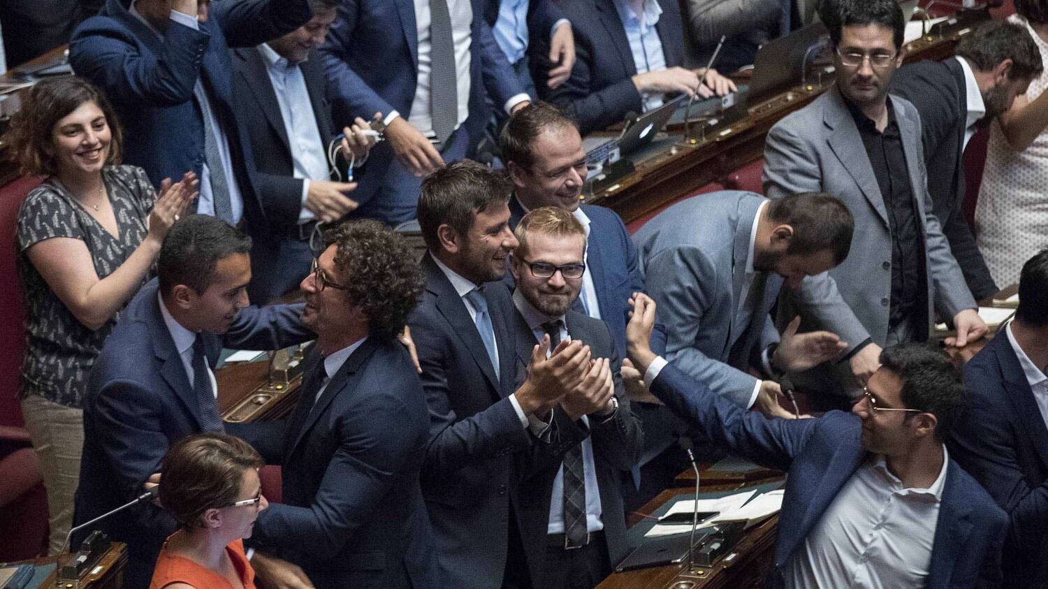 I vitalizi non sono più tabù: la Camera approva i tagli