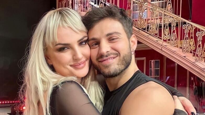 Vito Coppola a sorpresa: "Con Arisa c'è qualcosa di più..."