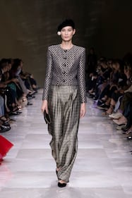 Armani veste le donne di perle e per i suoi 90 anni si regala uno storico palazzo nel cuore di Parigi 2