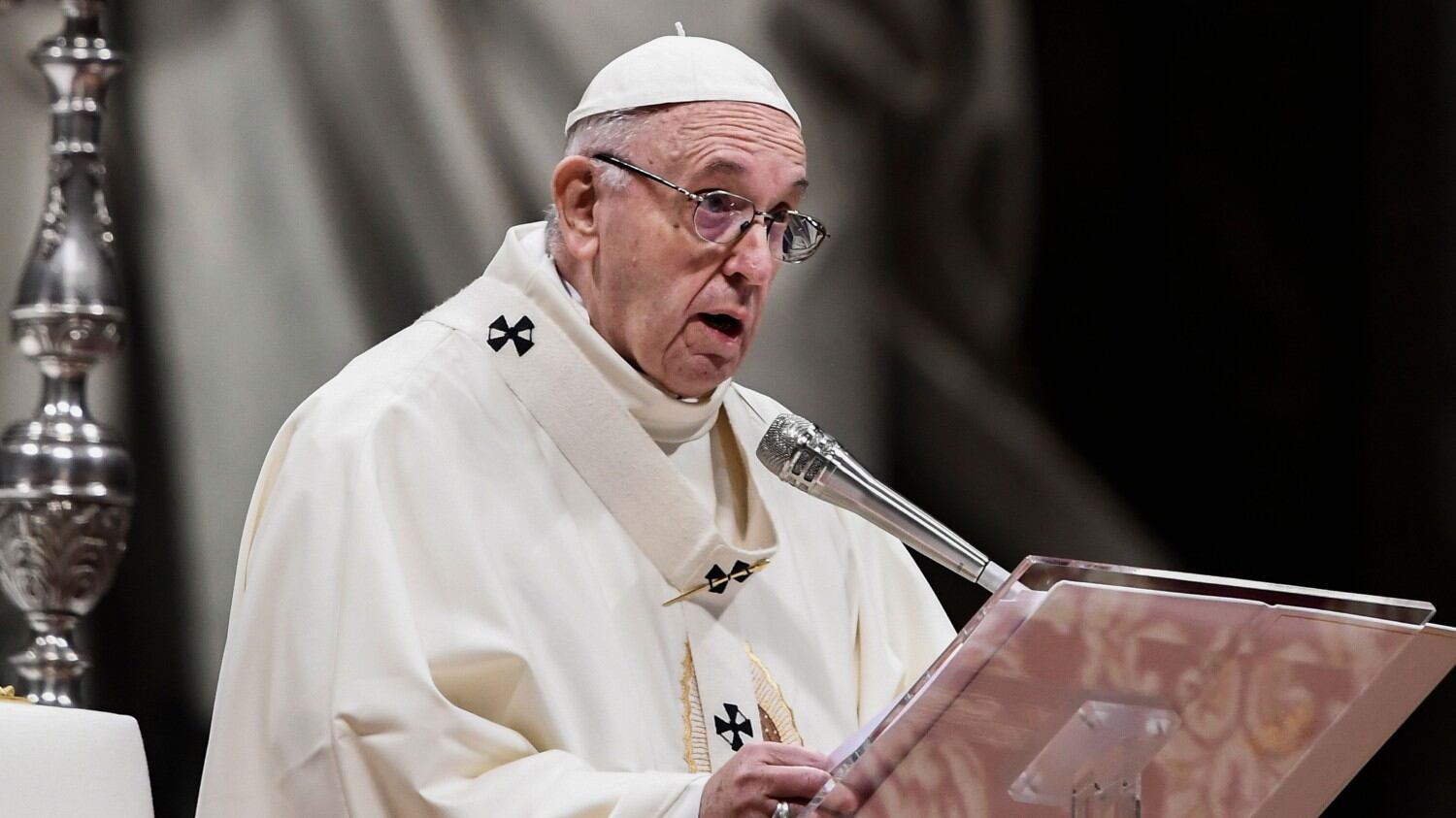 Sbarchi, il Papa rincara la dose: "No a una logica dello scarto"