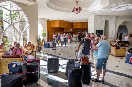 Sousse, turisti in fuga 4
