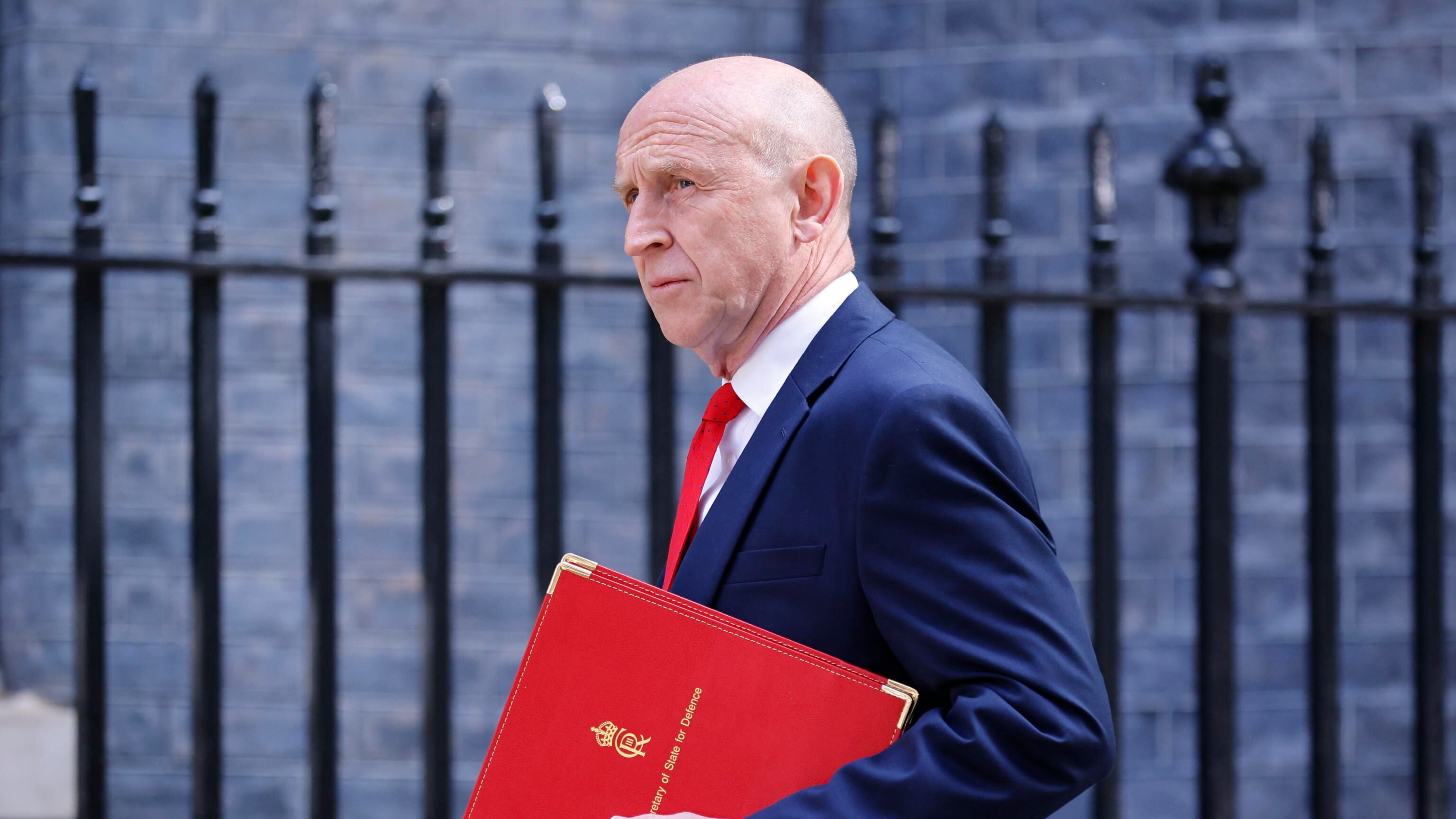 lI ministro della Difesa britannico lascia e attacca Starmer: “Non protegge la nazione”