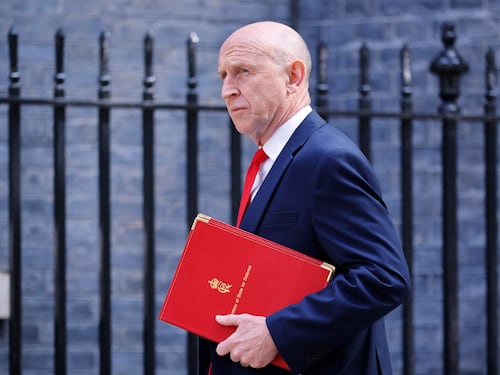 lI ministro della Difesa britannico lascia e attacca Starmer: “Non protegge la nazione”
