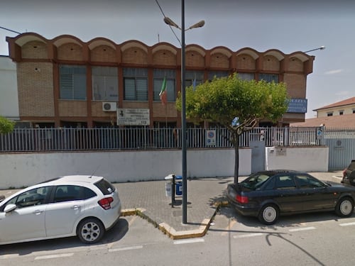 Salva ragazzine da gruppo di stranieri: viene pestato e finisce in ospedale