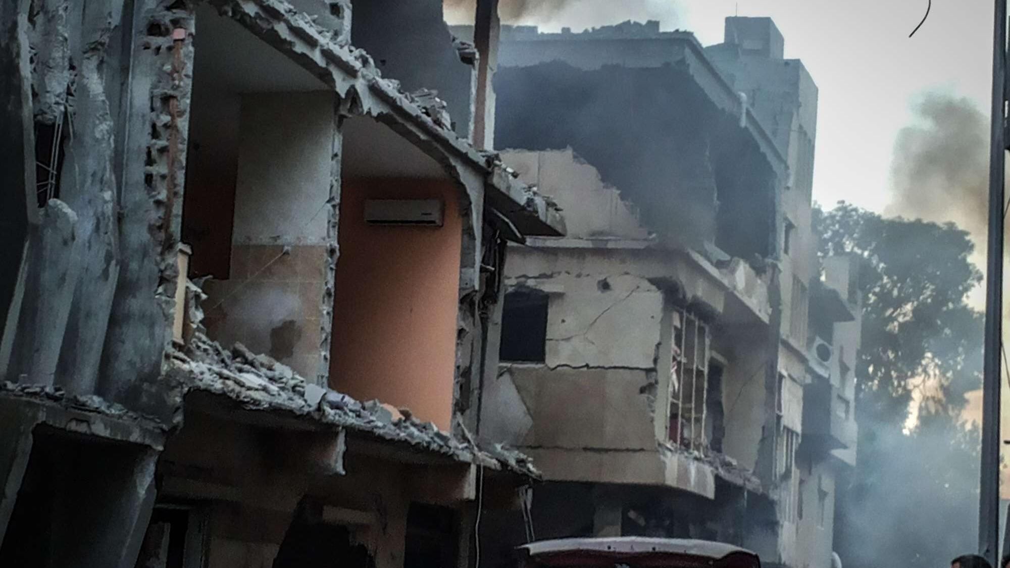 Bombardati i jihadisti libici Il raìs d'Egitto è il vero alleato