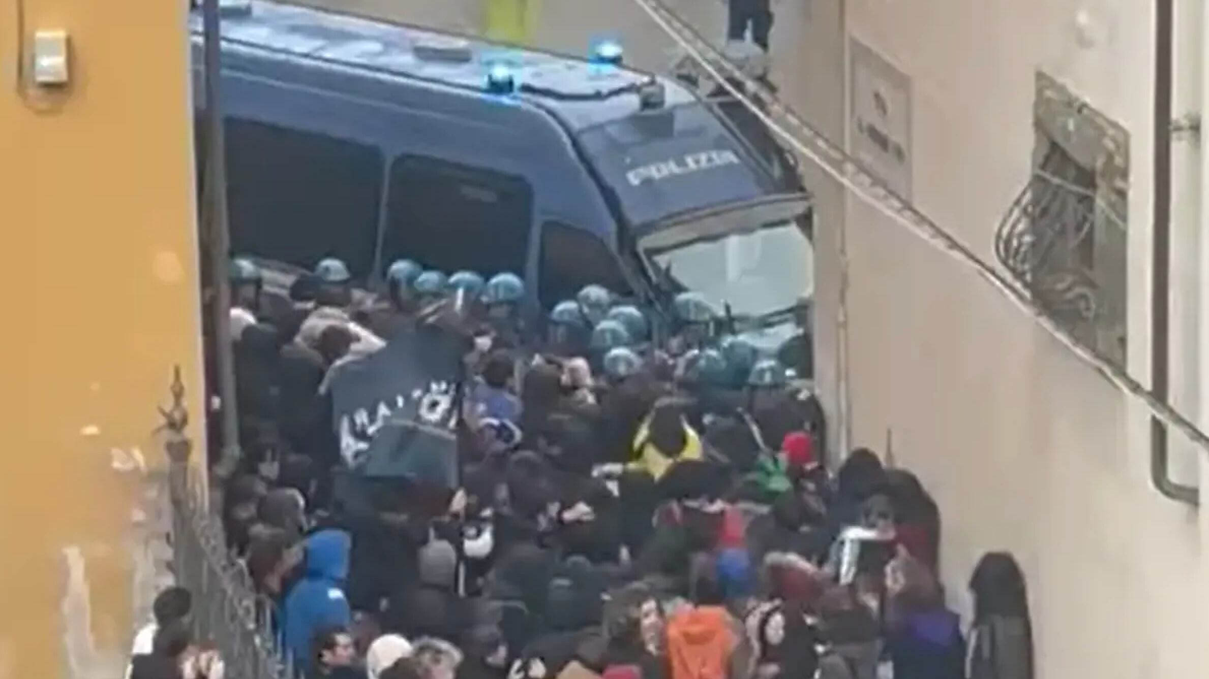 Manifestazione pro Pal illegale, 13 studenti indagati