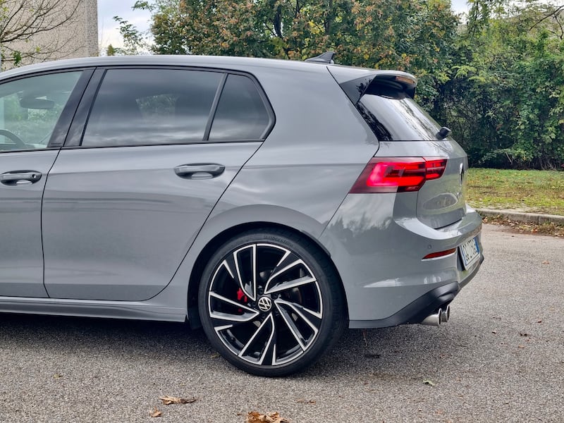 Volkswagen Golf GTD: guarda la gallery della compatta sportiva diesel 11