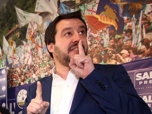 Salvini stana Pd e Cinque Stelle: "Intesa su poltrone e governo?"