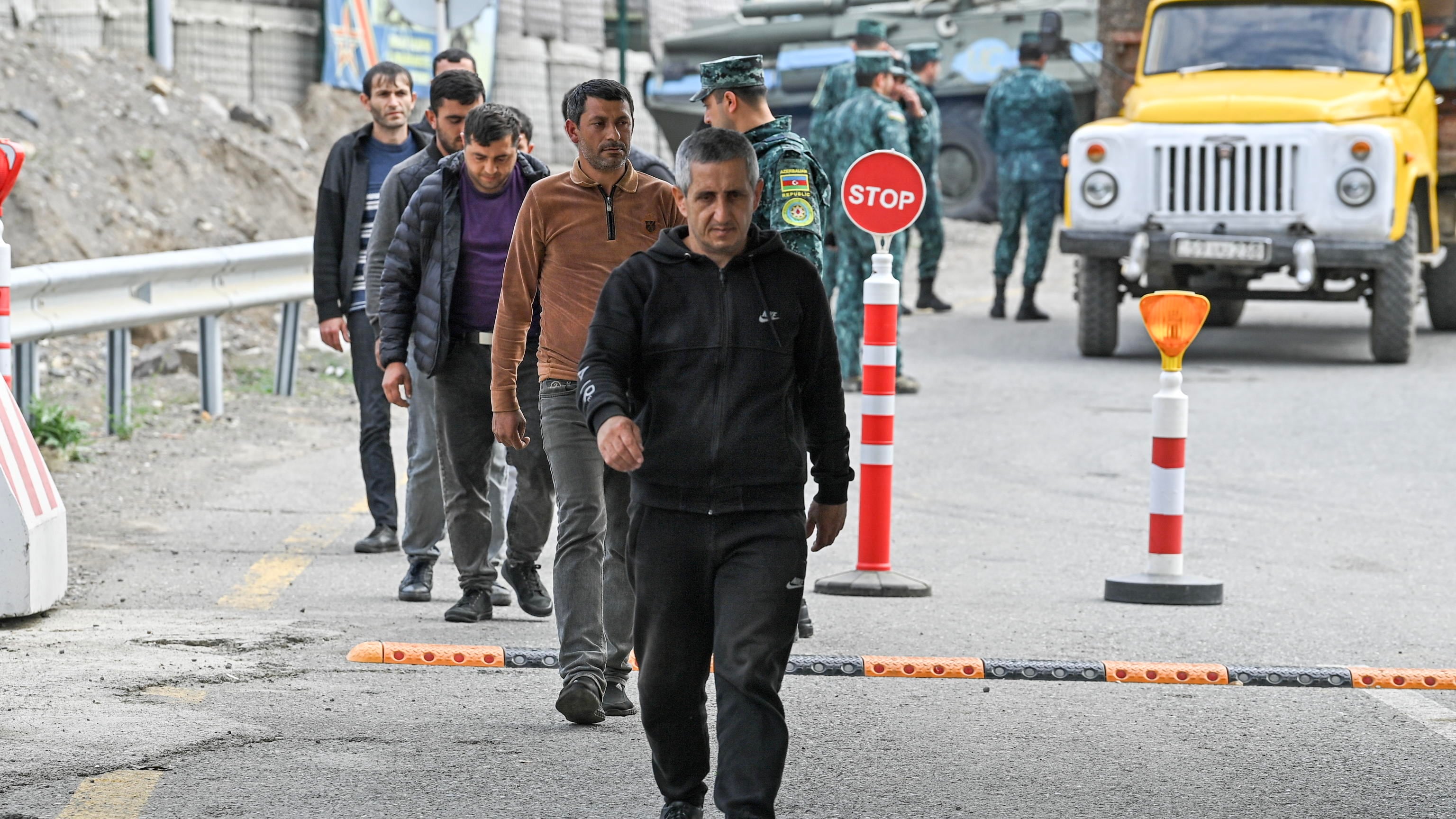 Gli armeni abbandonano il Nagorno-Karabakh: "Temiamo una pulizia etnica"