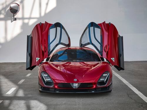 Alfa Romeo 33 Stradale, guarda le immagini