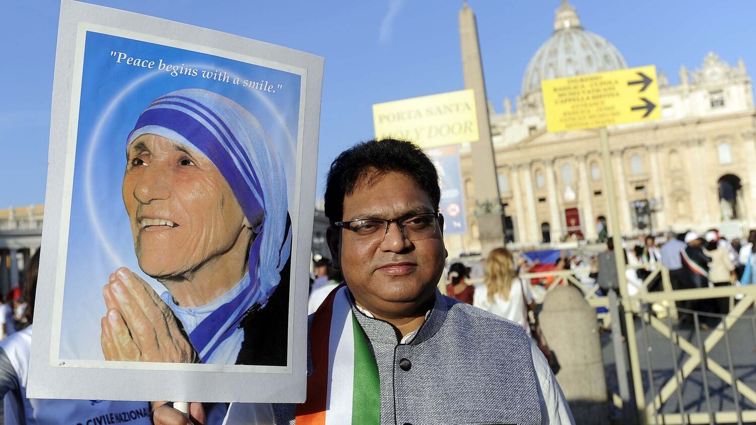 Madre Teresa, storia di una santità controversa