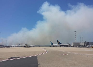 Incendio a Fiumicino: bloccatti i decolli 3