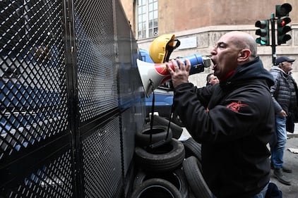 Le tensioni al corteo di Genova 3