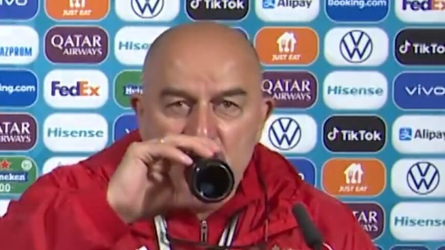 Sfida totale a Cristiano Ronaldo: il gesto del ct russo