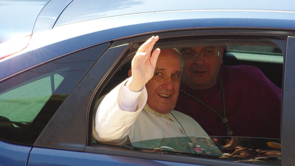 Il Papa sui migranti: "Si lasciano alle spalle situazioni pesanti"