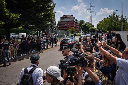 Il ritorno a casa del Cavaliere, che ha lasciato il San Raffaele 4