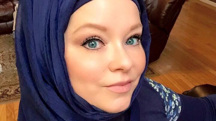 L'iniziativa choc degli islamici: velo anche alle non musulmane