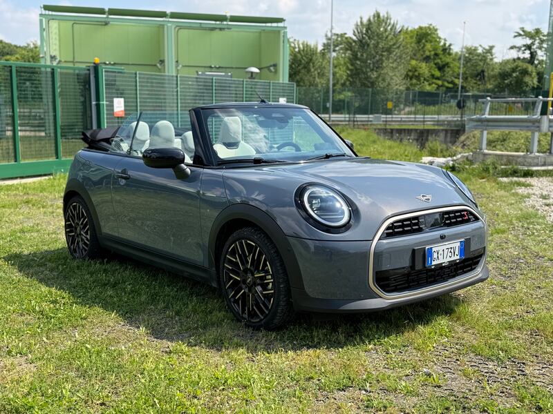 MINI Cabrio 2025: guarda la gallery della nuova decappottabile da città 16