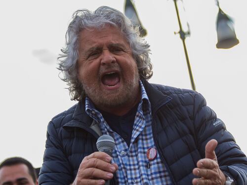 Il valzer di Grillo: "Forse non va da Vespa"