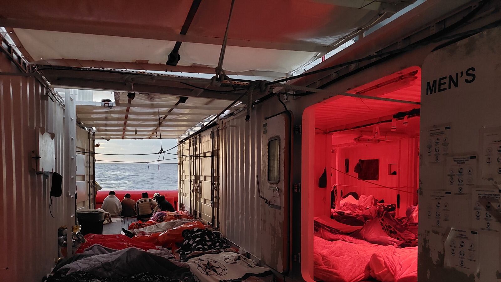 "Quattro richieste". Tutto pronto per il maxi-sbarco