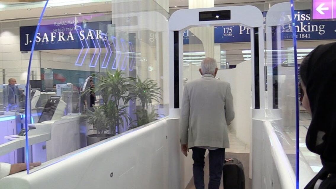 Dubai, in aeroporto il controllo del passaporto si fa in 15 secondi