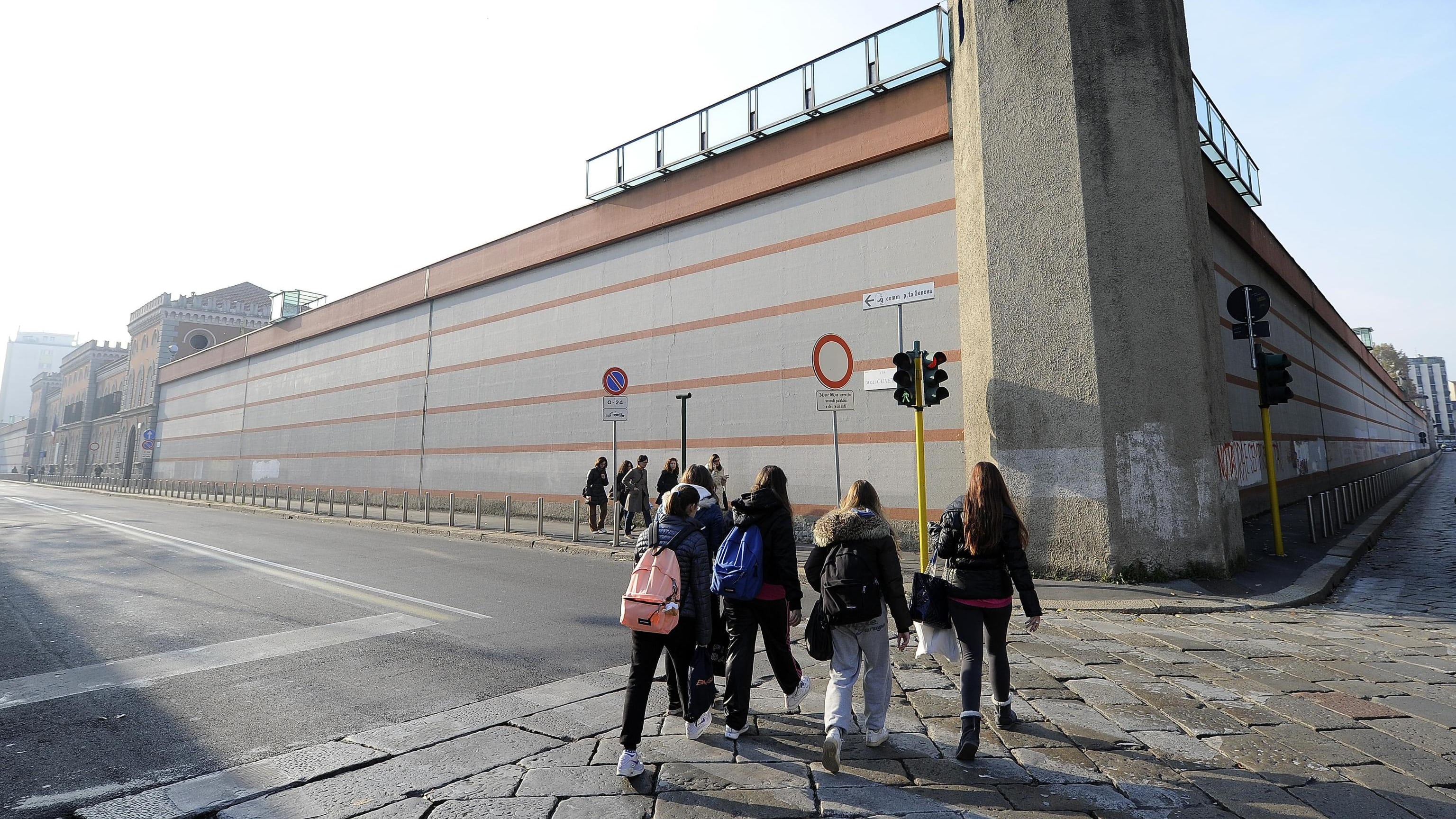 Altri cinque detenuti accusano: «Don Alberto ci ha violentati»