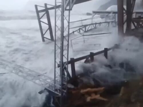 Uragano in Ucraina e Russia: trincee e difese distrutte in Crimea
