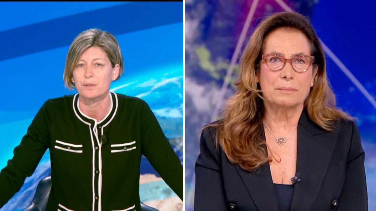 Silenzi e niente make up: così è stato dato l'annuncio della morte del Papa in diretta tv