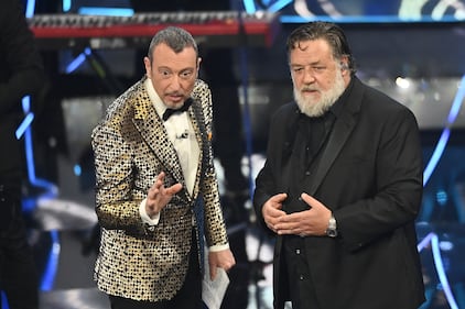 Sanremo 2024: ecco il look della terza serata del Festival di conduttore, co-conduttrice e ospiti 3