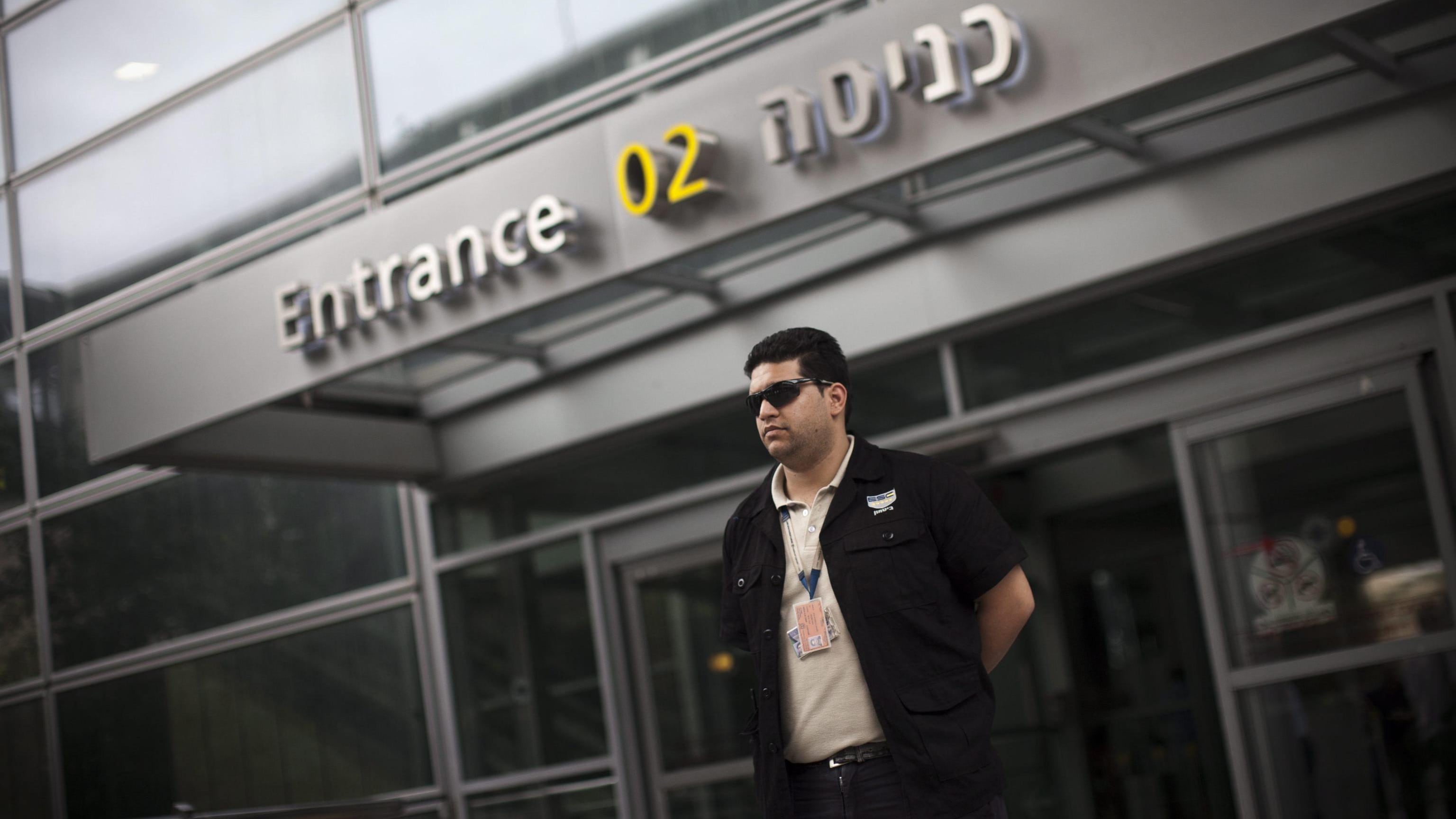 Israele, controlli alle e-mail dei turisti