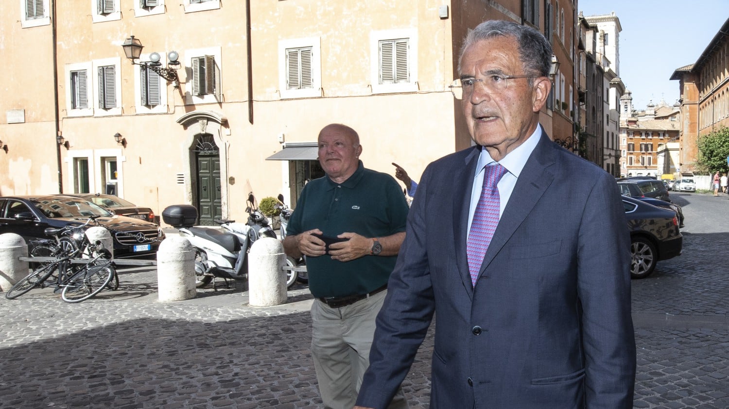 Renzi adesso vede le urne L'incubo: Prodi al Quirinale