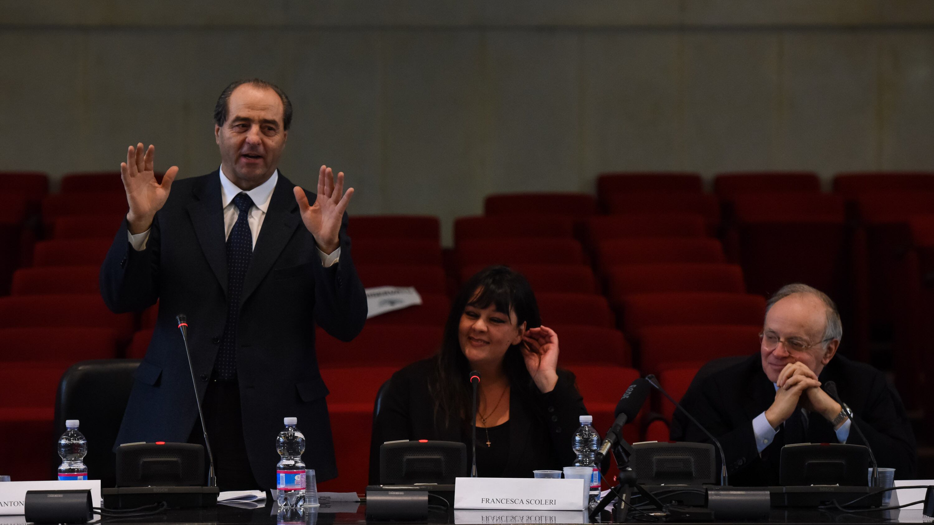 Tangentopoli si fermò davanti al Pci. D'Ambrosio disse: "Mani pulite è finita"