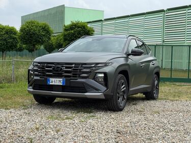 Hyundai Tucson plug-in: guarda la gallery del SUV ibrido alla spina 3