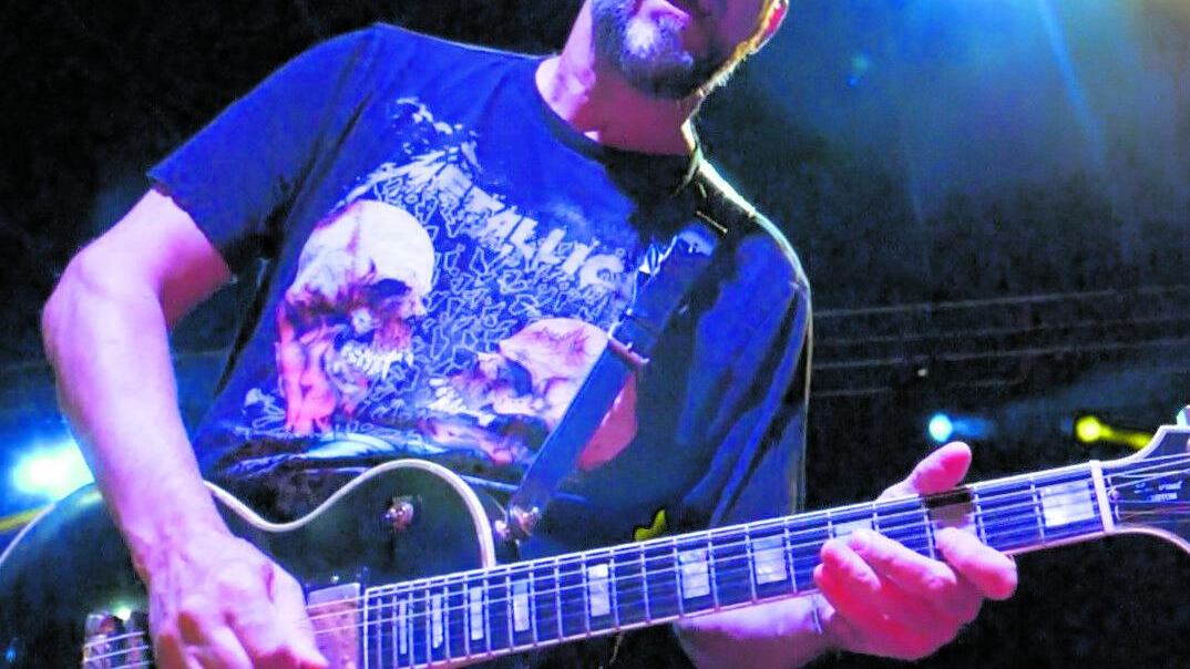 Stop concerto a Legnano, ira dei Punkreas. A Bareggio un trombettista e niente banda